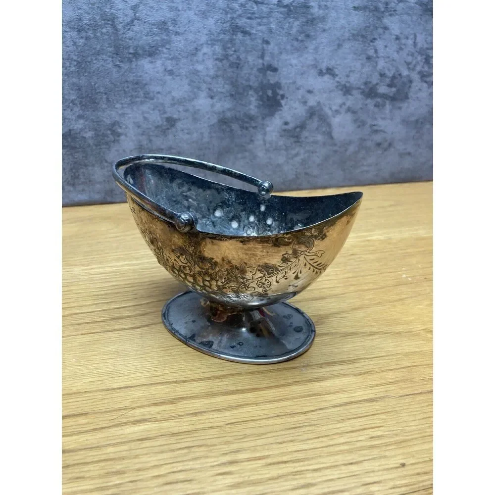 Antique art deco silver plated basket‎